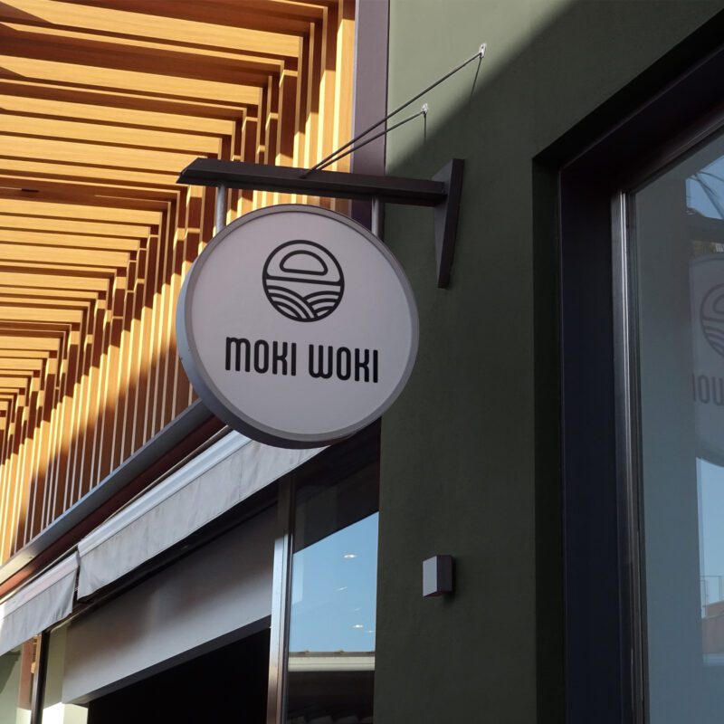 Projet de création d'identité visuelle pour une enseigne de restaurant asiatique Moki Woki